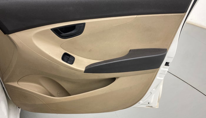 2013 Hyundai Eon ERA +, Petrol, Manual, 24,996 km, Driver Side Door Panels Control