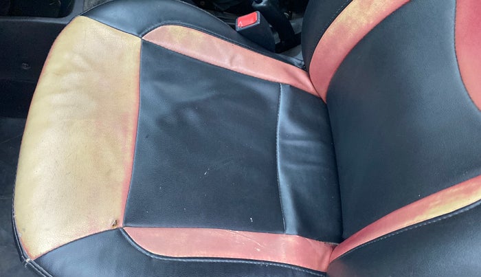 2013 Hyundai Eon ERA +, Petrol, Manual, 24,996 km, Front left seat (passenger seat) - Cover slightly stained