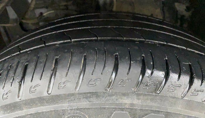 2019 Maruti Vitara Brezza ZDI PLUS, Diesel, Manual, 41,612 km, Left Front Tyre Tread