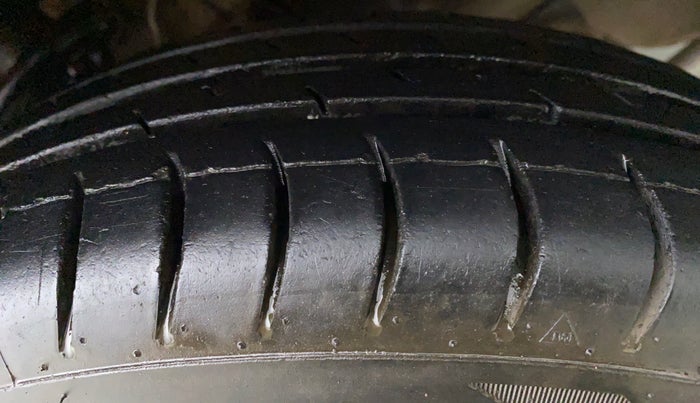 2019 Maruti Alto VXI, Petrol, Manual, 20,551 km, Left Front Tyre Tread