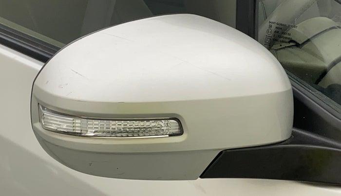2014 Maruti Ertiga VXI, Petrol, Manual, 43,894 km, Right rear-view mirror - Indicator light has minor damage