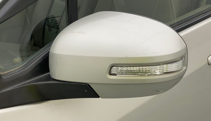 2014 Maruti Ertiga VXI, Petrol, Manual, 43,894 km, Left rear-view mirror - Indicator light has minor damage