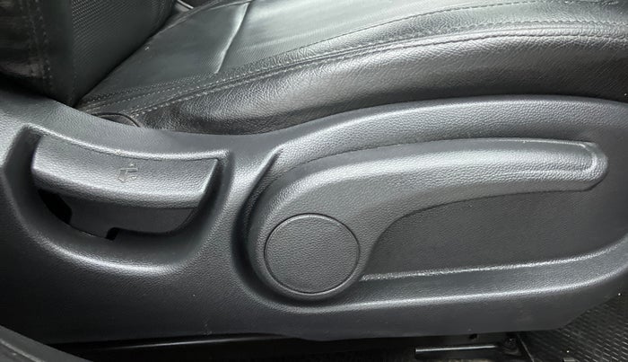 2016 Hyundai Elite i20 SPORTZ 1.2, Petrol, Manual, 87,710 km, Driver Side Adjustment Panel