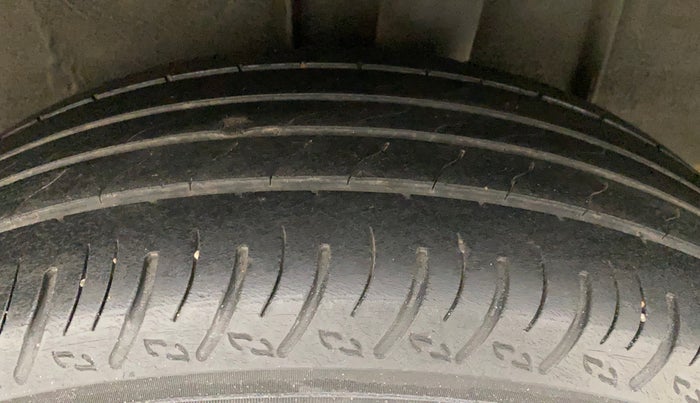 2021 Nissan MAGNITE XL, Petrol, Manual, 51,713 km, Left Rear Tyre Tread