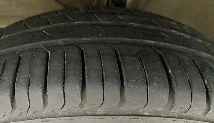 2020 Maruti XL6 ALPHA MT, Petrol, Manual, 81,644 km, Left Front Tyre Tread