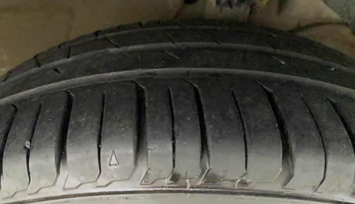 2020 Maruti XL6 ALPHA MT, Petrol, Manual, 81,644 km, Right Front Tyre Tread
