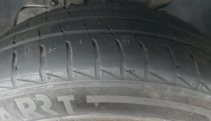 2017 Tata Tiago XT 1.2 REVOTRON, Petrol, Manual, 43,453 km, Left Front Tyre Tread
