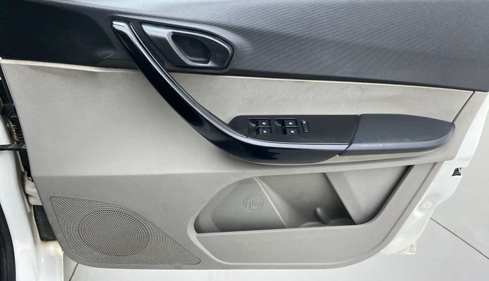 2017 Tata Tiago XT 1.2 REVOTRON, Petrol, Manual, 43,453 km, Driver Side Door Panels Control