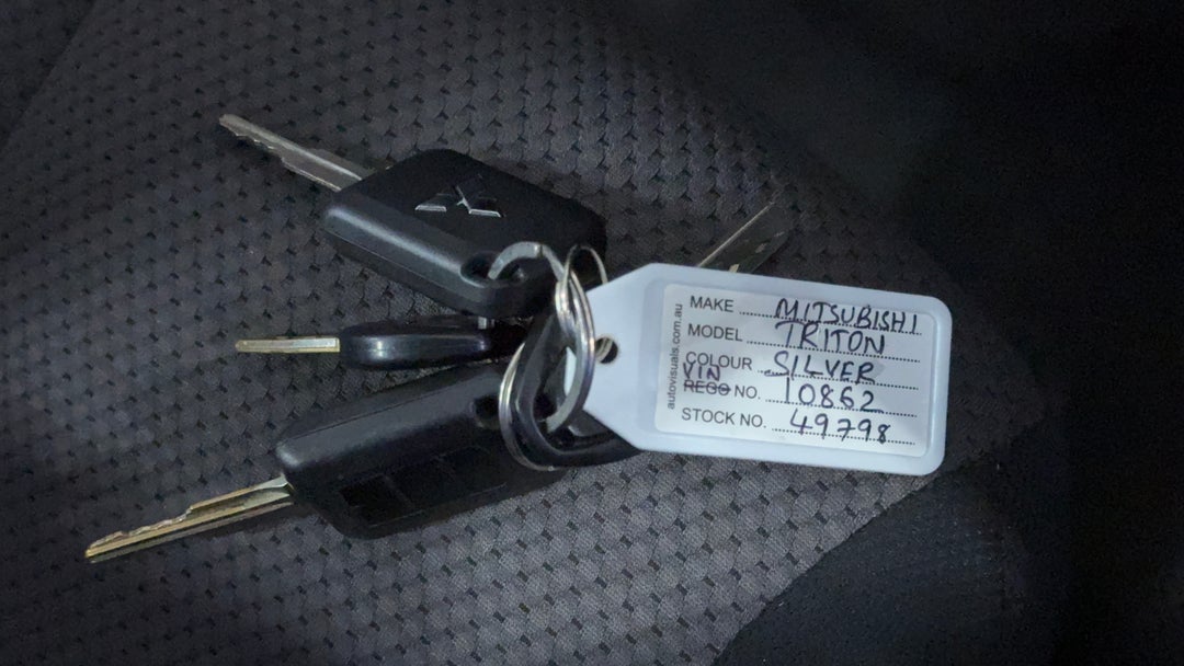 2017 Mitsubishi Triton Glx Plus (4x4), Automatic, 150949 km, Key Close-up