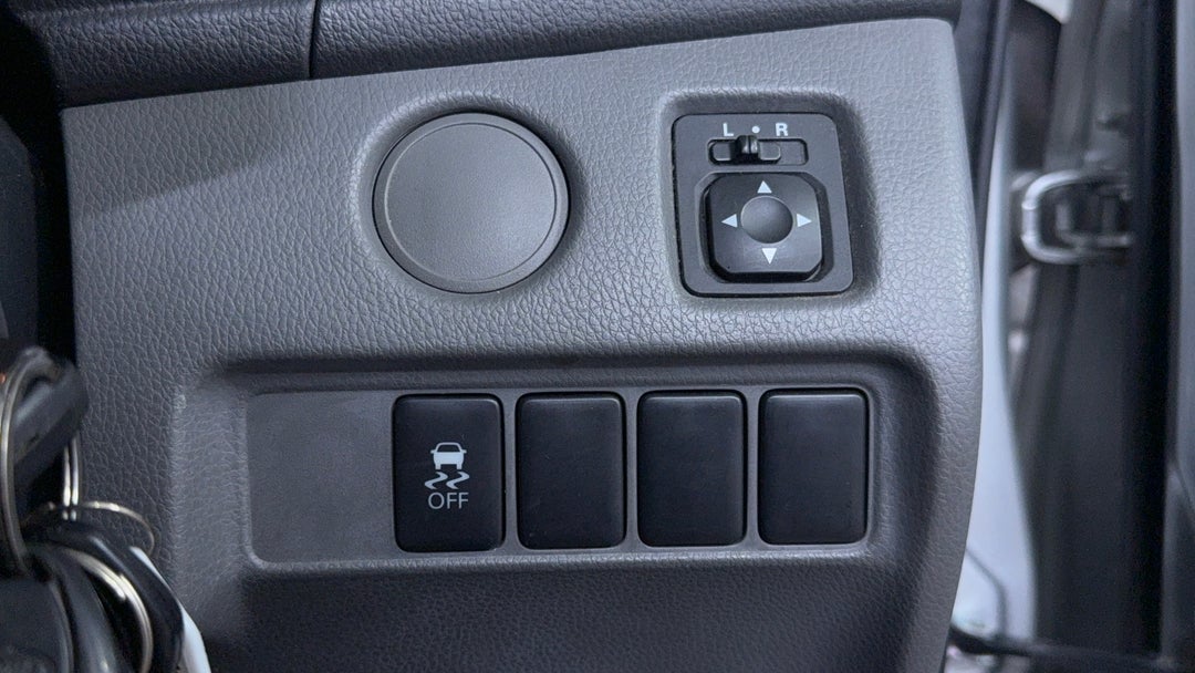 2017 Mitsubishi Triton Glx Plus (4x4), Automatic, 150949 km, Utility Switches/Buttons