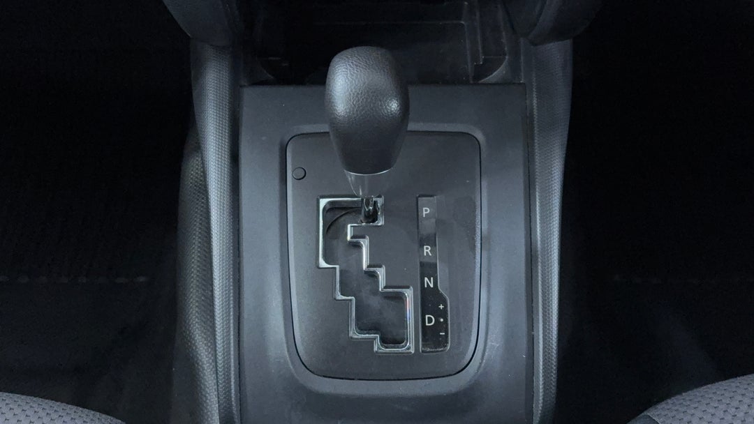 2017 Mitsubishi Triton Glx Plus (4x4), Automatic, 150949 km, Gear Lever 