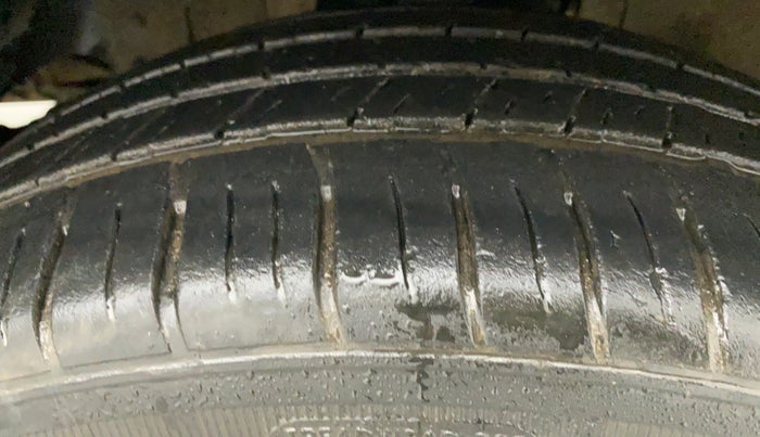 2015 Mahindra Scorpio S8, Diesel, Manual, 81,720 km, Right Front Tyre Tread