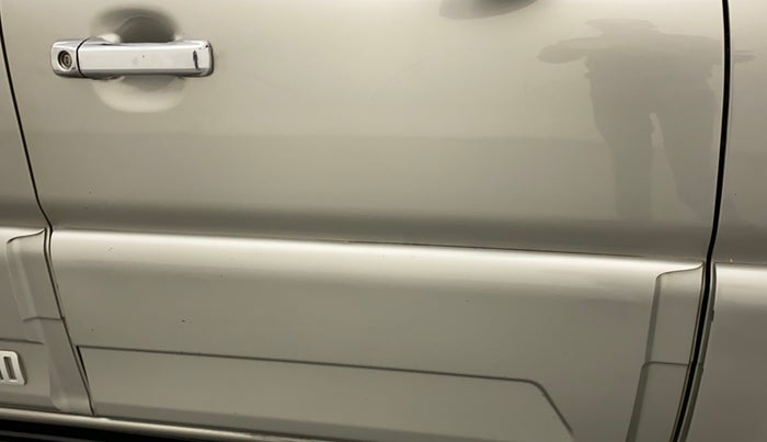 2015 Mahindra Scorpio S8, Diesel, Manual, 81,720 km, Driver-side door - Minor scratches
