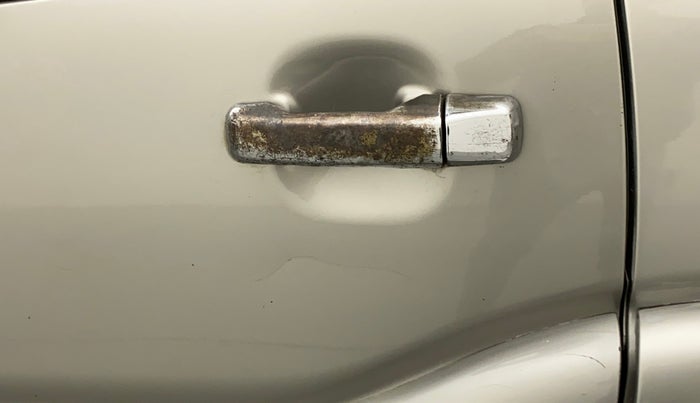 2015 Mahindra Scorpio S8, Diesel, Manual, 81,720 km, Rear left door - Chrome on handle has slight discoularation