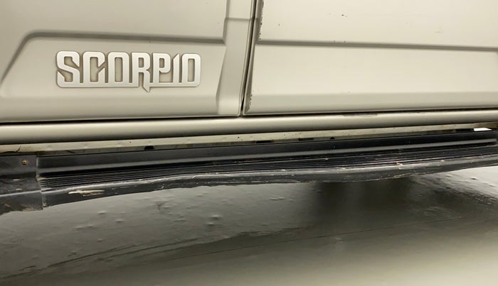 2015 Mahindra Scorpio S8, Diesel, Manual, 81,720 km, Right running board - Slightly rusted