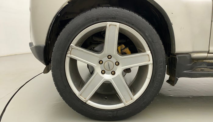 2015 Mahindra Scorpio S8, Diesel, Manual, 81,749 km, Left Front Wheel