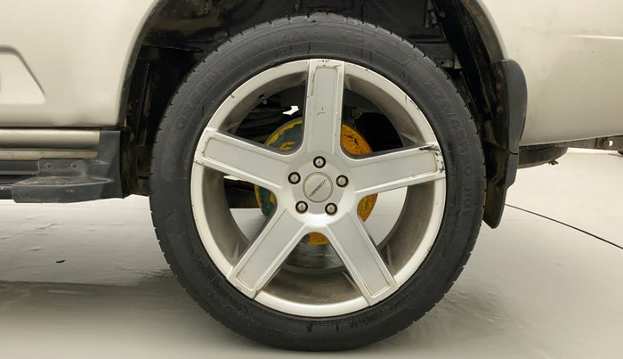 2015 Mahindra Scorpio S8, Diesel, Manual, 81,720 km, Left Rear Wheel
