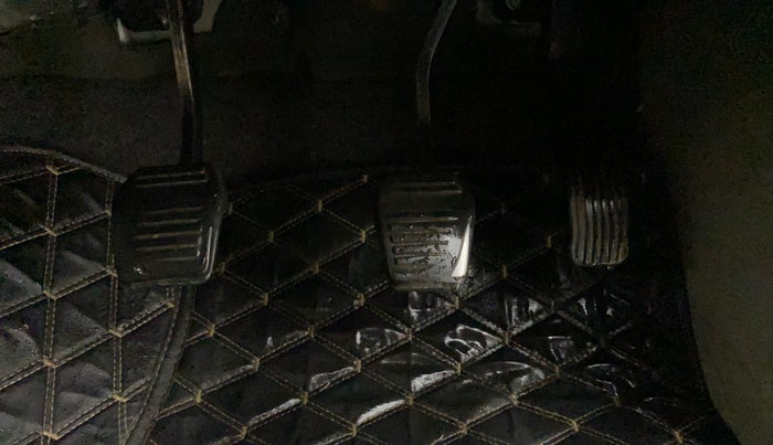 2015 Mahindra Scorpio S8, Diesel, Manual, 81,720 km, Pedals