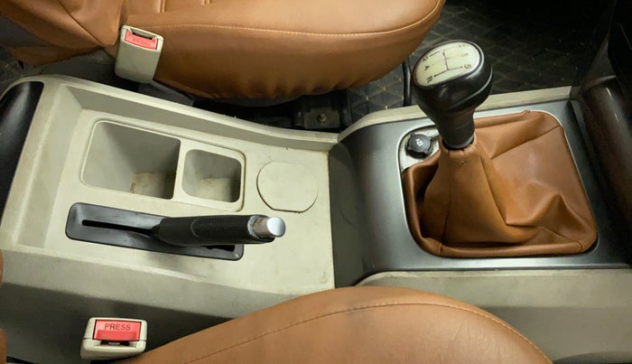 2015 Mahindra Scorpio S8, Diesel, Manual, 81,720 km, Gear Lever