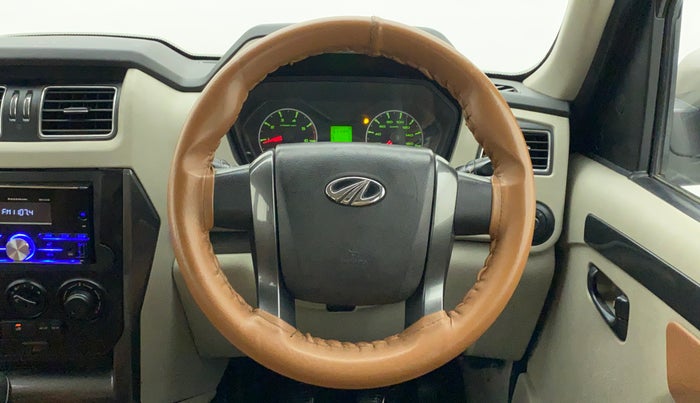 2015 Mahindra Scorpio S8, Diesel, Manual, 81,720 km, Steering Wheel Close Up