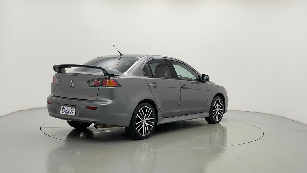 Right Back Diagonal (45- Degree) View