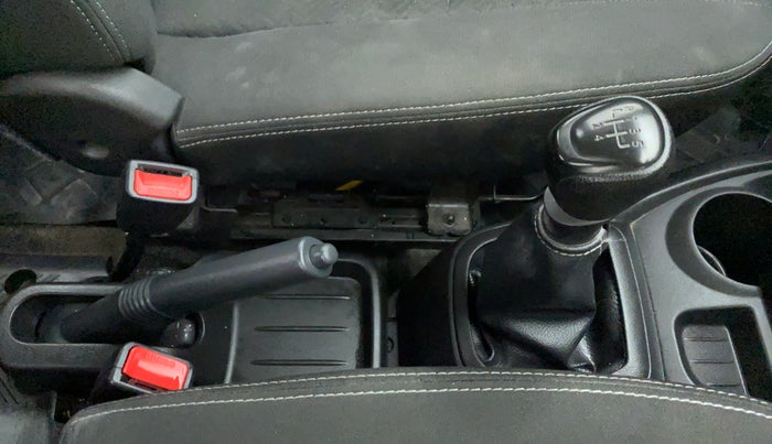 2019 Datsun Redi Go A, Petrol, Manual, 15,528 km, Gear Lever