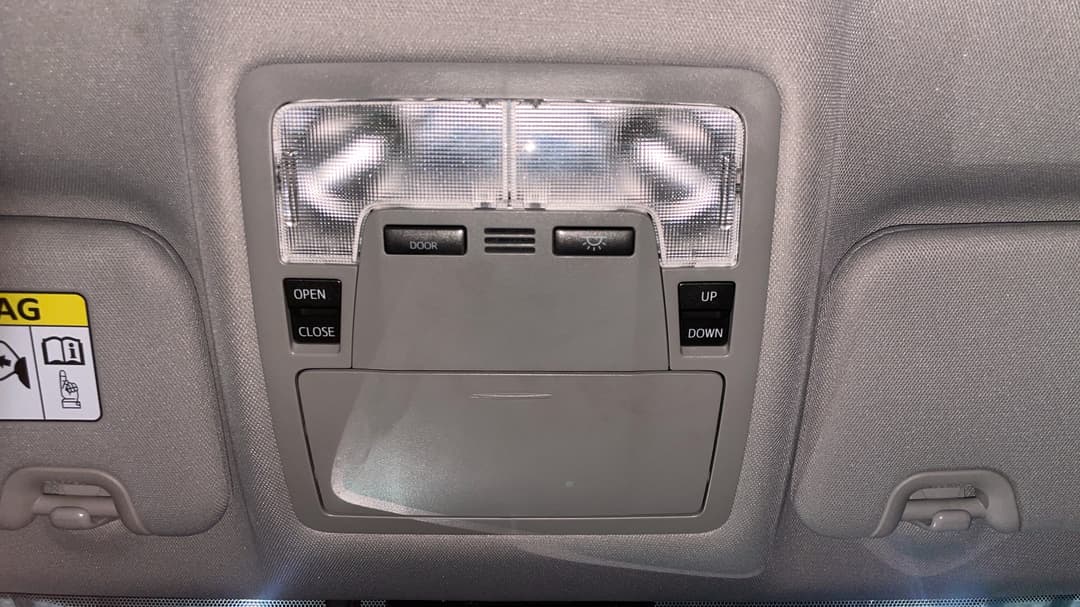 2017 Toyota Kluger Grande (4x4), Automatic, 110918 km, On-Roof Controls/Sunglass holder
