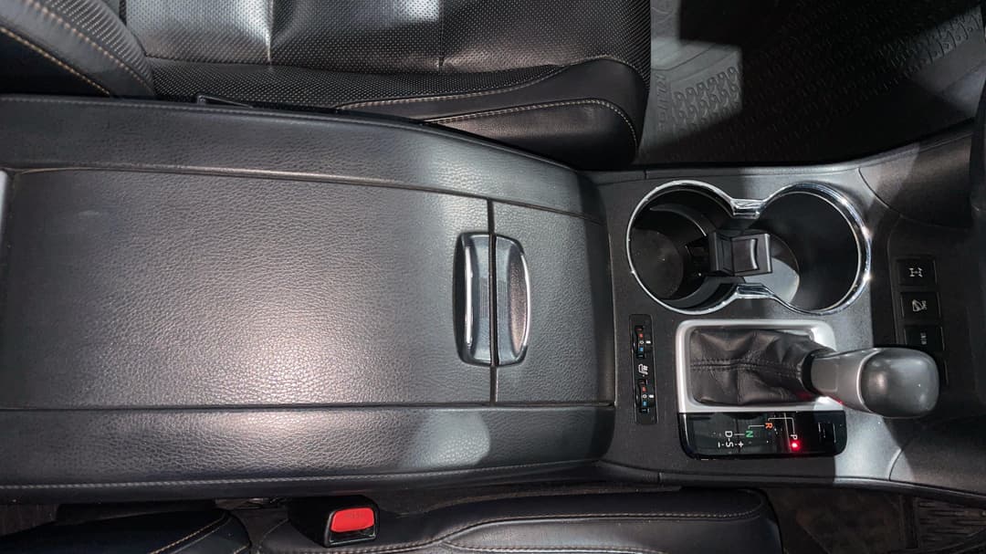 2017 Toyota Kluger Grande (4x4), Automatic, 110918 km, Center Console