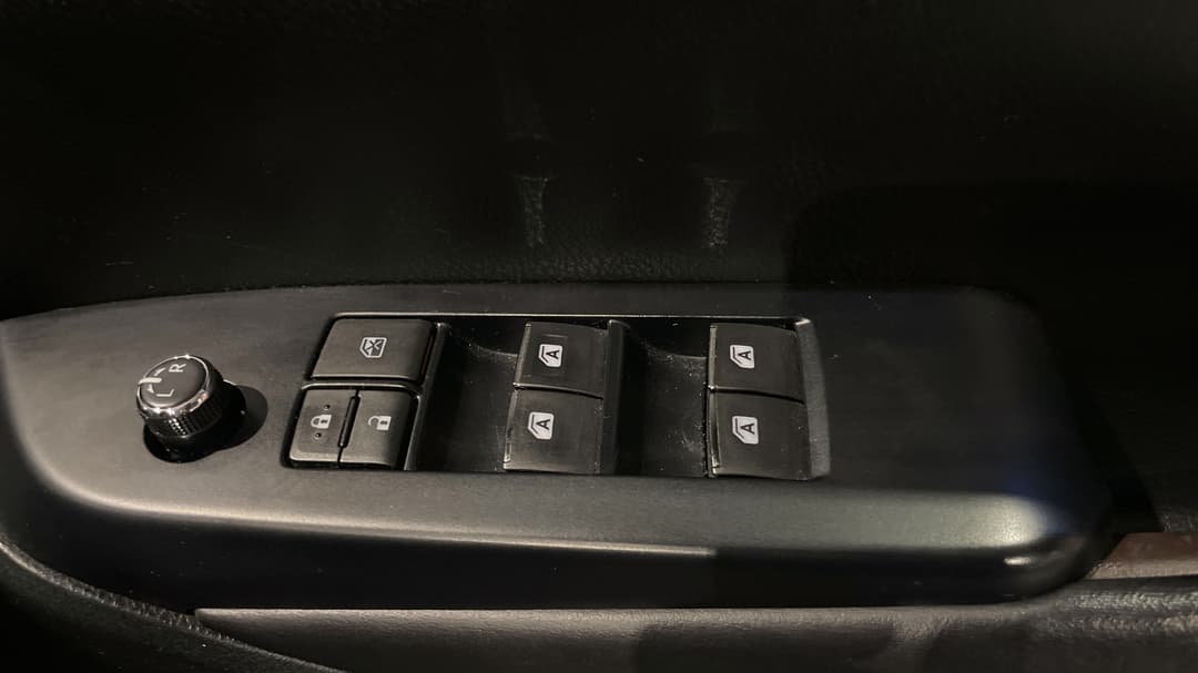 2017 Toyota Kluger Grande (4x4), Automatic, 110918 km, Drivers Side Door Panel Controls
