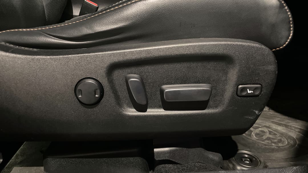 2017 Toyota Kluger Grande (4x4), Automatic, 110918 km, Drivers Side Adjustment Panel