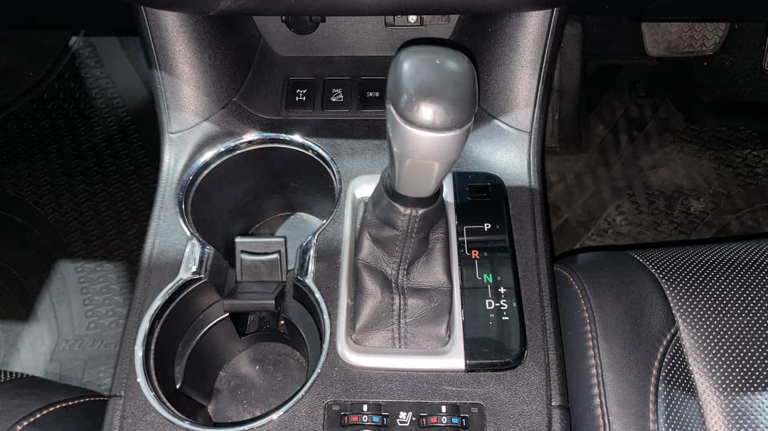 2017 Toyota Kluger Grande (4x4), Automatic, 110918 km, Gear Lever 