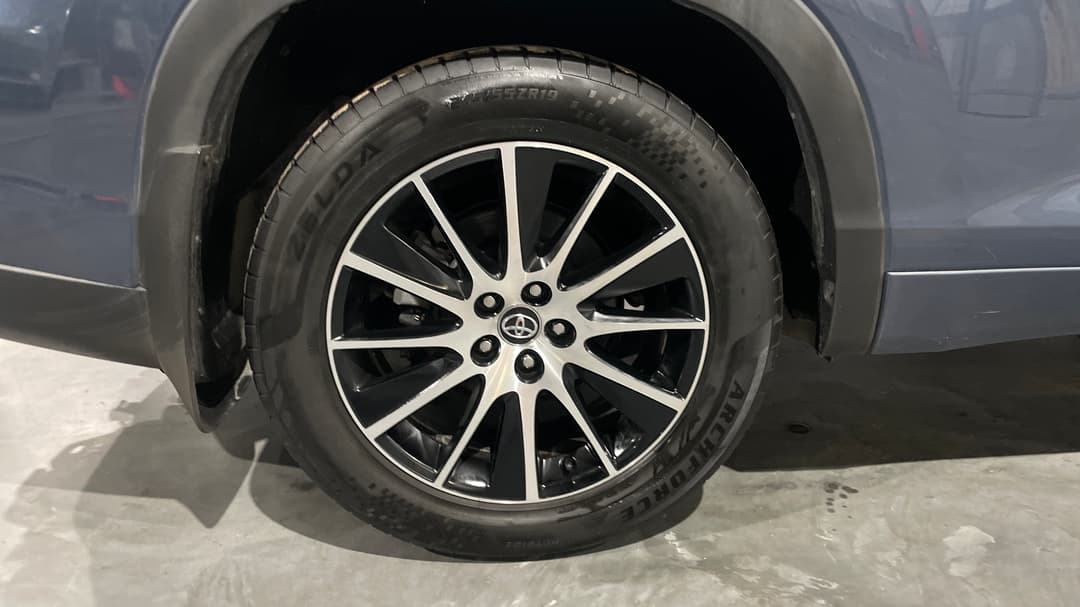 2017 Toyota Kluger Grande (4x4), Automatic, 110918 km, Right Rear Wheel
