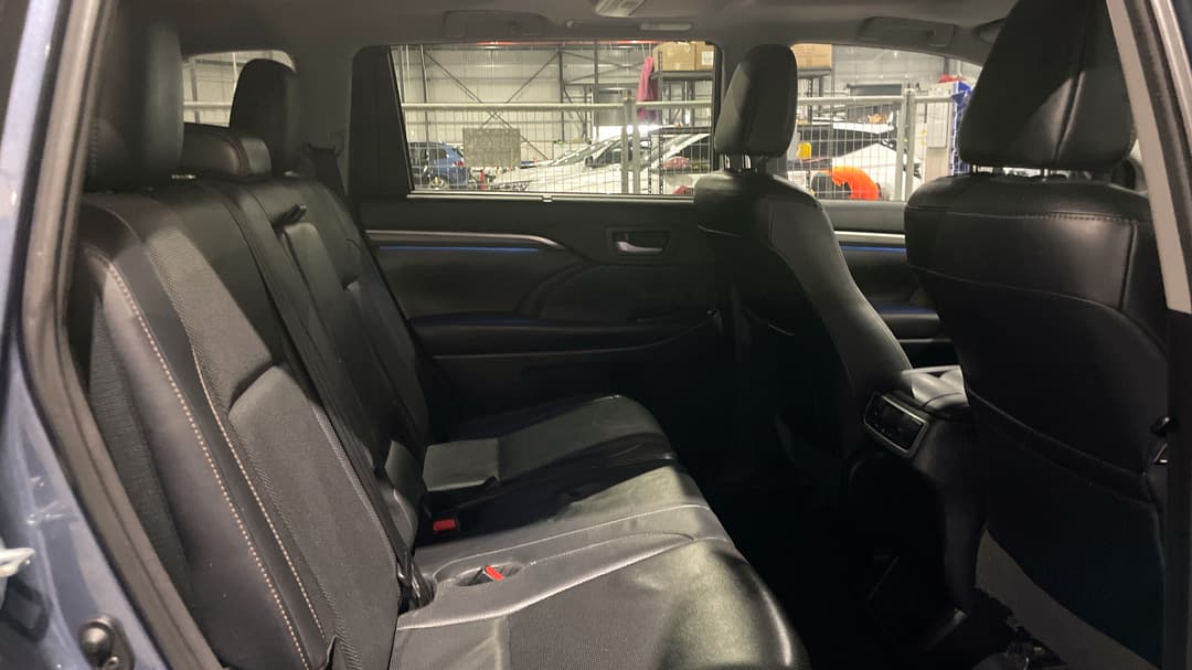 2017 Toyota Kluger Grande (4x4), Automatic, 110918 km, Right Side Rear Door Cabin View