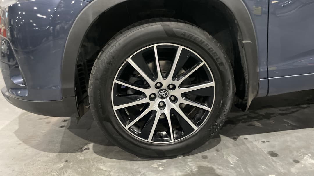 2017 Toyota Kluger Grande (4x4), Automatic, 110918 km, Left Front Wheel