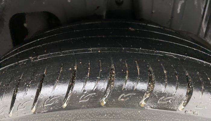 2019 Mahindra XUV300 W8 (O) 1.2 PETROL, Petrol, Manual, 44,442 km, Left Rear Tyre Tread