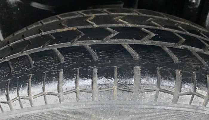 2015 Maruti Swift Dzire VDI BS IV, Diesel, Manual, 64,008 km, Left Rear Tyre Tread