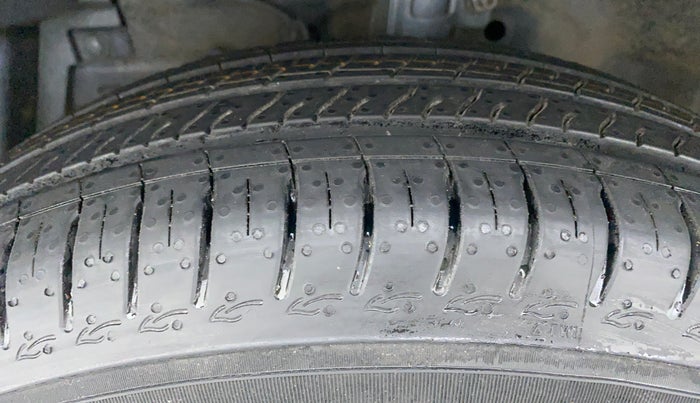 2015 Maruti Swift Dzire VDI BS IV, Diesel, Manual, 64,008 km, Left Front Tyre Tread