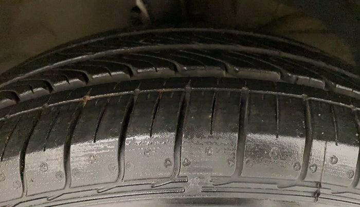 2017 Maruti Dzire ZXI PLUS AMT, Petrol, Automatic, 67,275 km, Right Front Tyre Tread