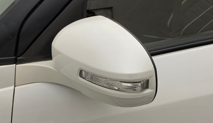 2017 Maruti Swift VDI, Diesel, Manual, 80,776 km, Left rear-view mirror - Minor folding noise
