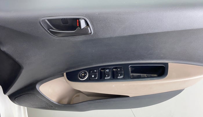 2017 Hyundai Grand i10 MAGNA 1.2 KAPPA VTVT, Petrol, Manual, 17,815 km, Driver Side Door Panels Control