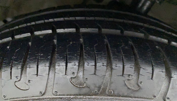 2015 Hyundai Grand i10 SPORTZ 1.2 KAPPA VTVT, Petrol, Manual, 22,138 km, Left Rear Tyre Tread