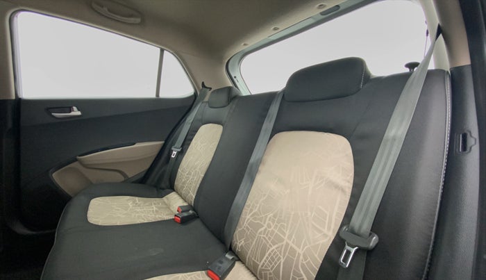 2015 Hyundai Grand i10 SPORTZ 1.2 KAPPA VTVT, Petrol, Manual, 22,138 km, Right Side Rear Door Cabin