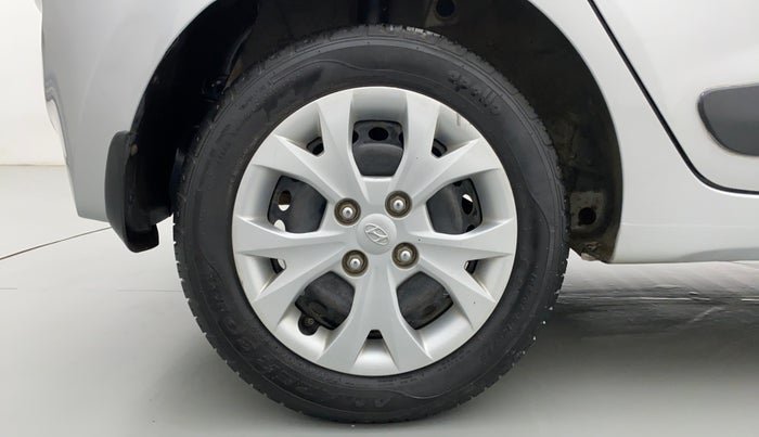 2015 Hyundai Grand i10 SPORTZ 1.2 KAPPA VTVT, Petrol, Manual, 22,138 km, Right Rear Wheel