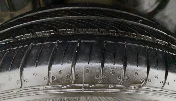 2014 Maruti Swift Dzire ZXI 1.2 BS IV, Petrol, Manual, 55,144 km, Right Front Tyre Tread