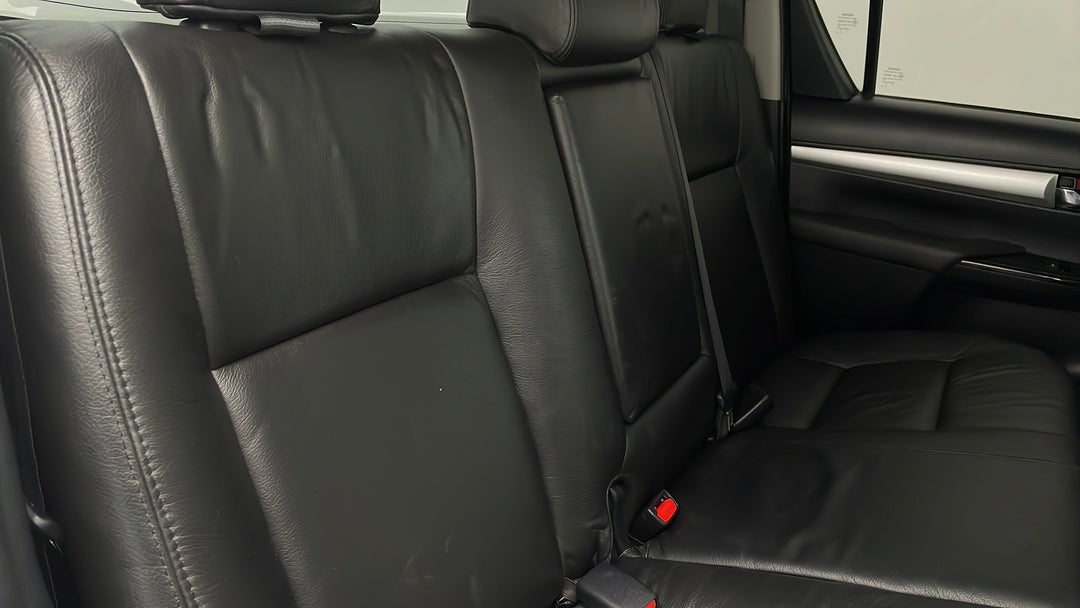 2016 Toyota Hilux Sr5 (4x4), Automatic, 103539 km, Right Side Rear Door Cabin View