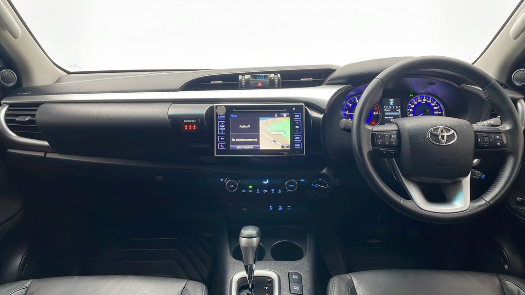 2016 Toyota Hilux Sr5 (4x4), Automatic, 103539 km, Dashboard View