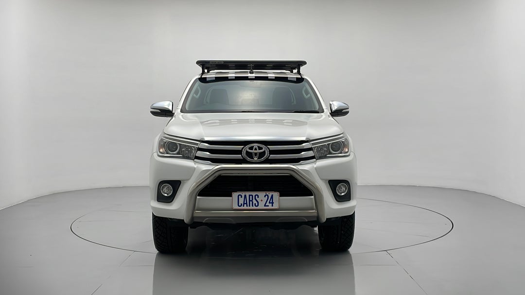 2016 Toyota Hilux Sr5 (4x4), Automatic, 103539 km, Front View