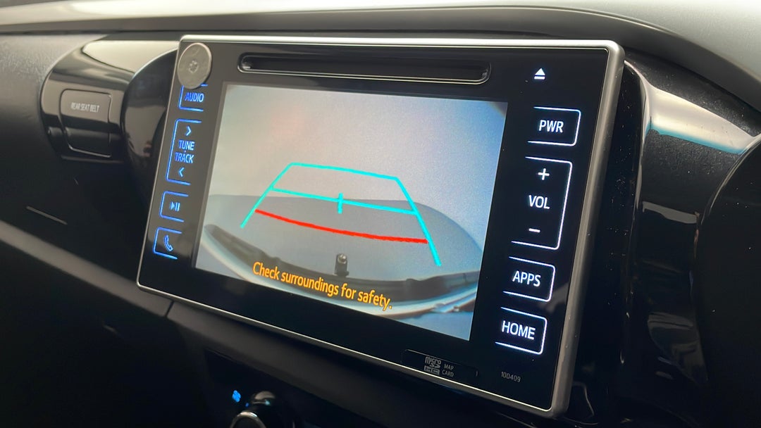 2016 Toyota Hilux Sr5 (4x4), Automatic, 103539 km, Parking Camera