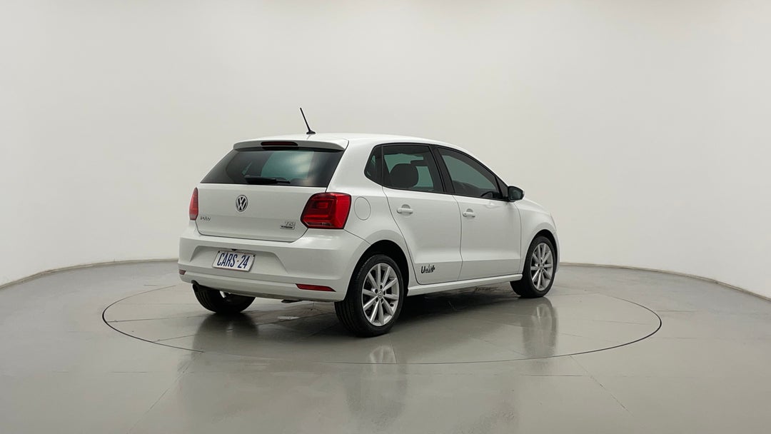 Right Back Diagonal (45- Degree) View