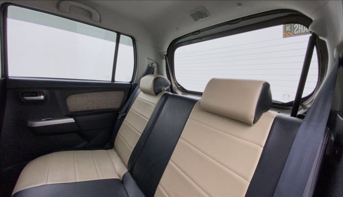 2016 Maruti Wagon R 1.0 VXI OPT, Petrol, Manual, 39,122 km, Right Side Rear Door Cabin